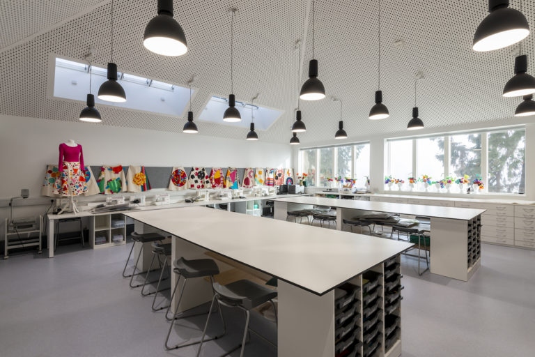 Photo of a classroom at Tudor Hall School designed by Envoplan