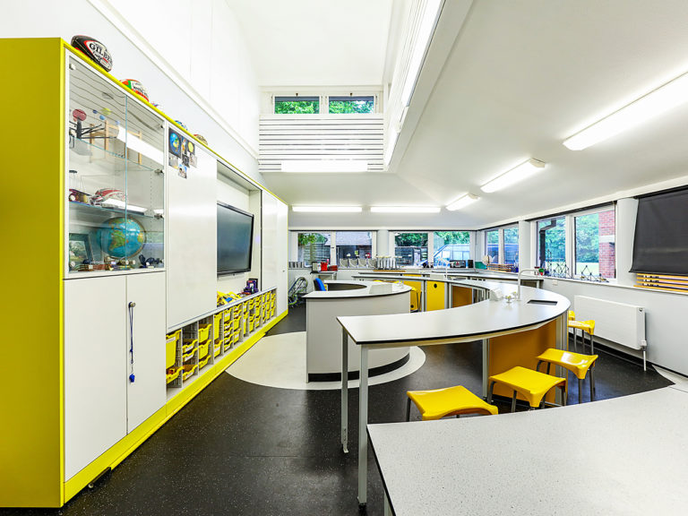 Cothill-House-School-science-laboratories-027