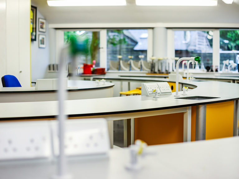 Cothill-House-School-science-laboratories-033