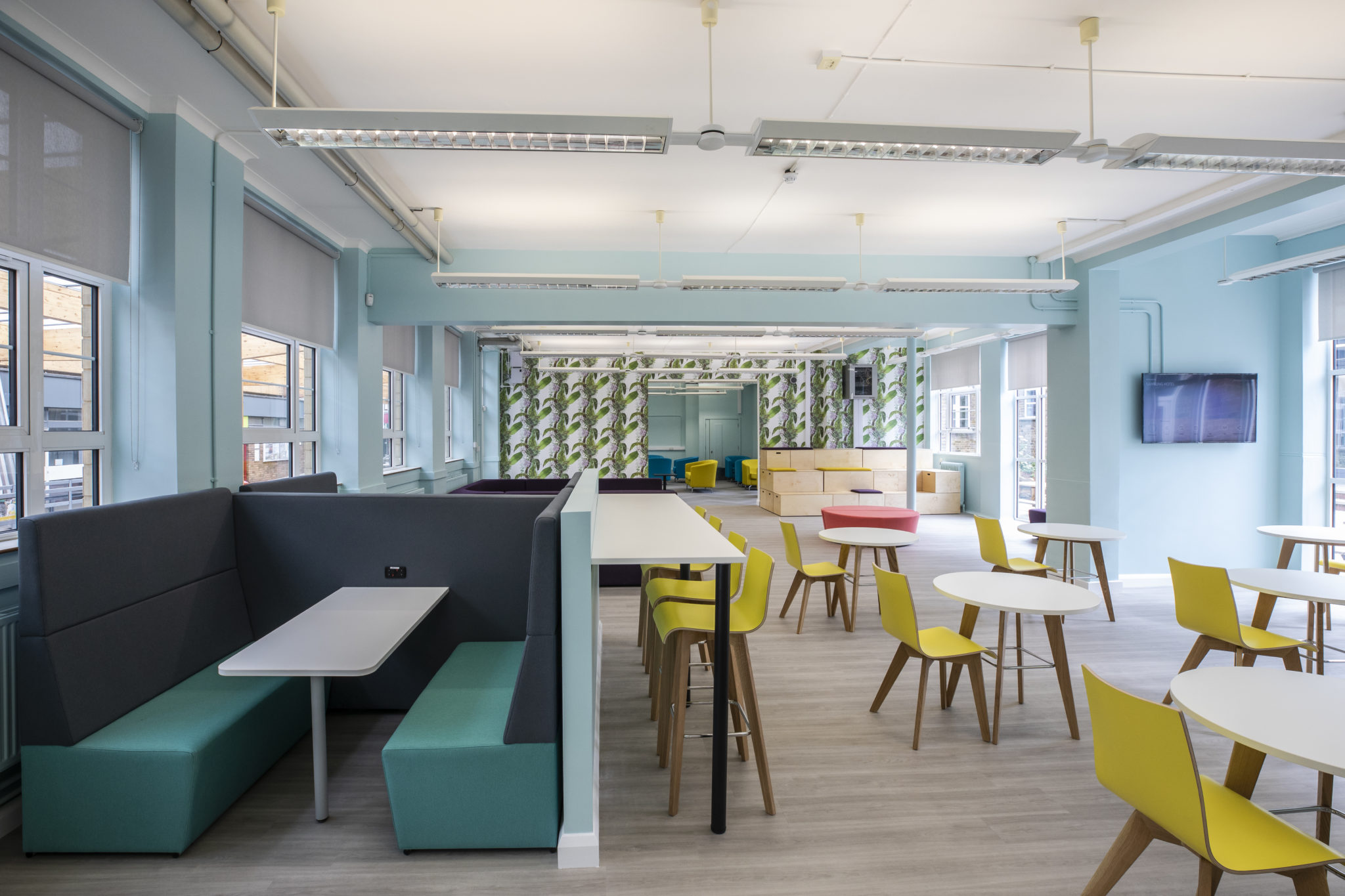 9 Elements To Consider When Designing Your Next School Dining Hall ...
